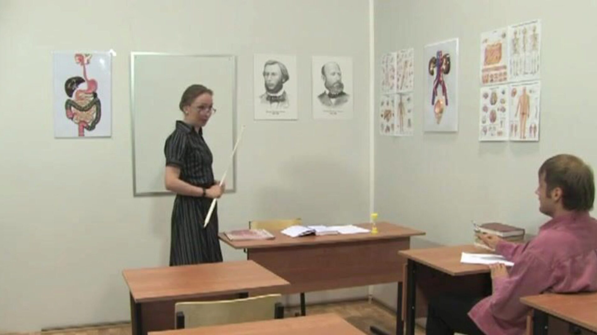 rysk äldre professor 12 - elena (anatomilektion)