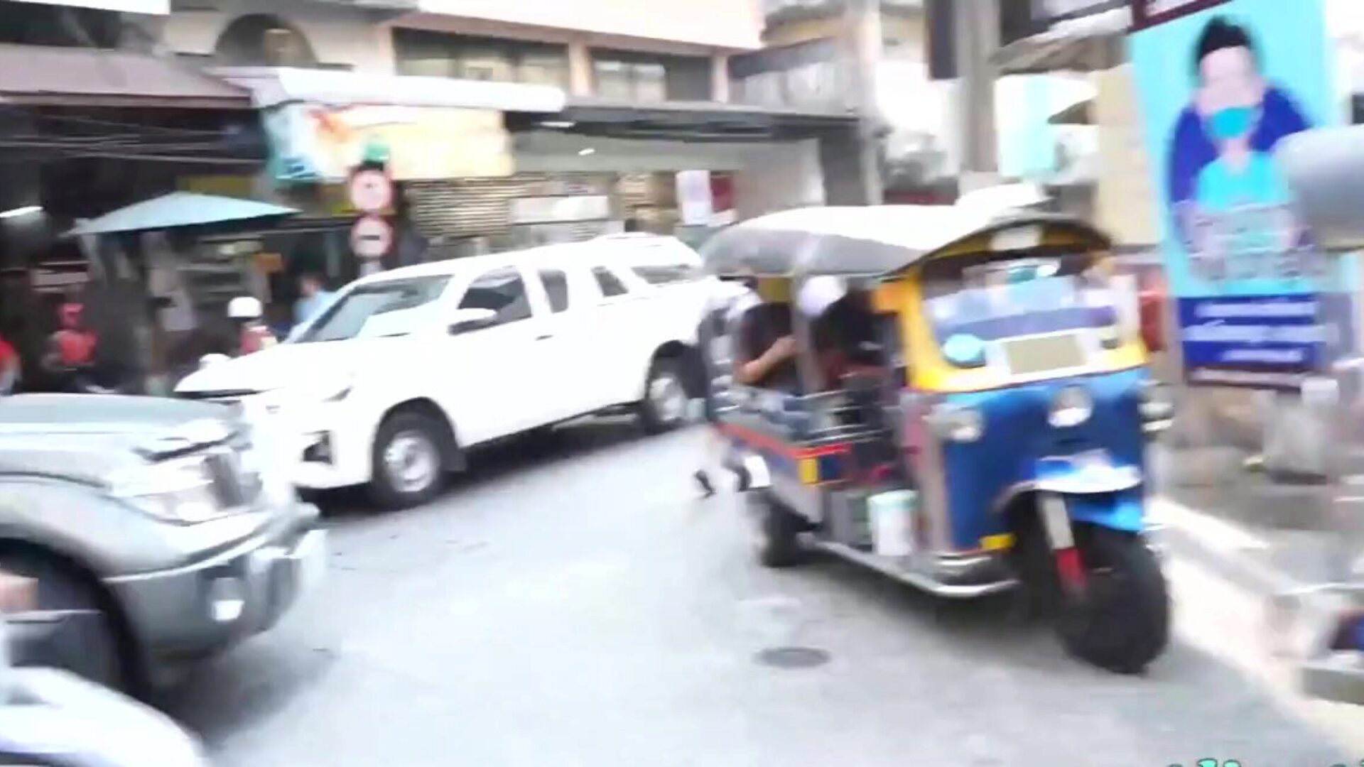tuktukpatrol stor tit thai babe afhentet & kneppet fjollet